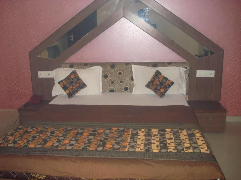 Oyo 4161 Hotel Shailly Inn Ahmedabad Eksteriør billede